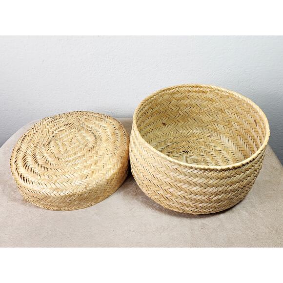 Handwoven Wicker Basket Rounded Storage w/ Lid 9" x 6" Home Decor Vintage - Picture 9 of 13